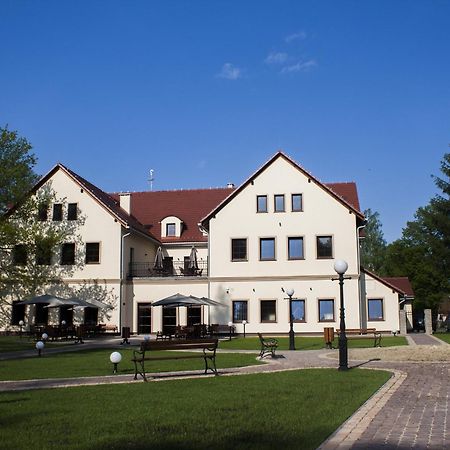 Hotel Modrzewiowy Dwor Gliwice Eksteriør billede