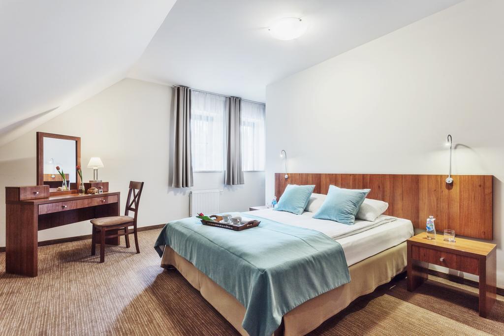 Hotel Modrzewiowy Dwor Gliwice Eksteriør billede