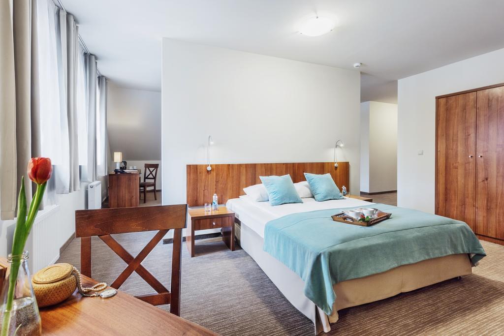 Hotel Modrzewiowy Dwor Gliwice Eksteriør billede